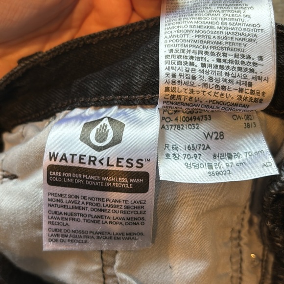 Levi’s 501 Shorts - Picture 5 of 6